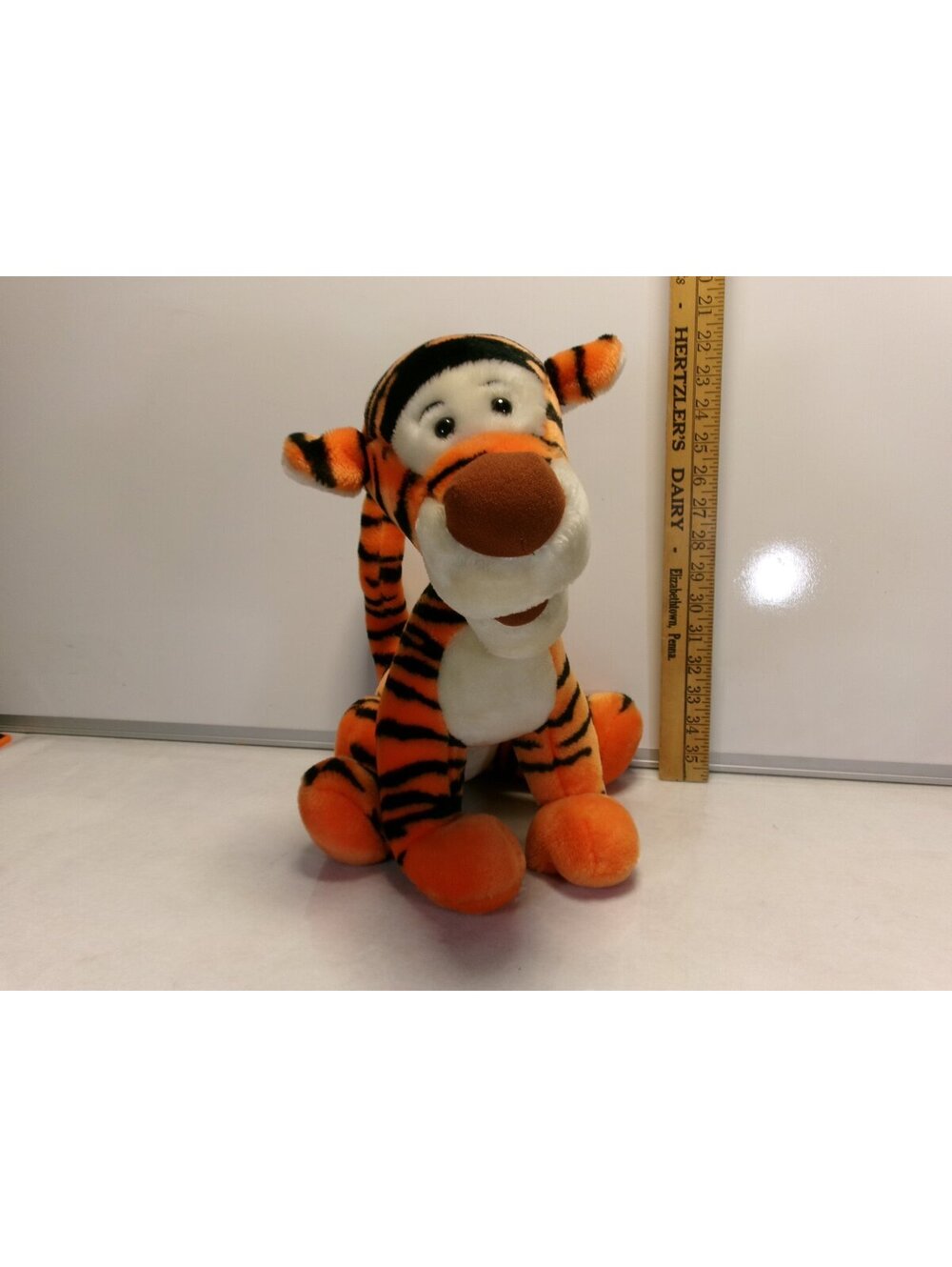 Disneyland Walt Disney World Tigger Plush Winnie the Pooh
